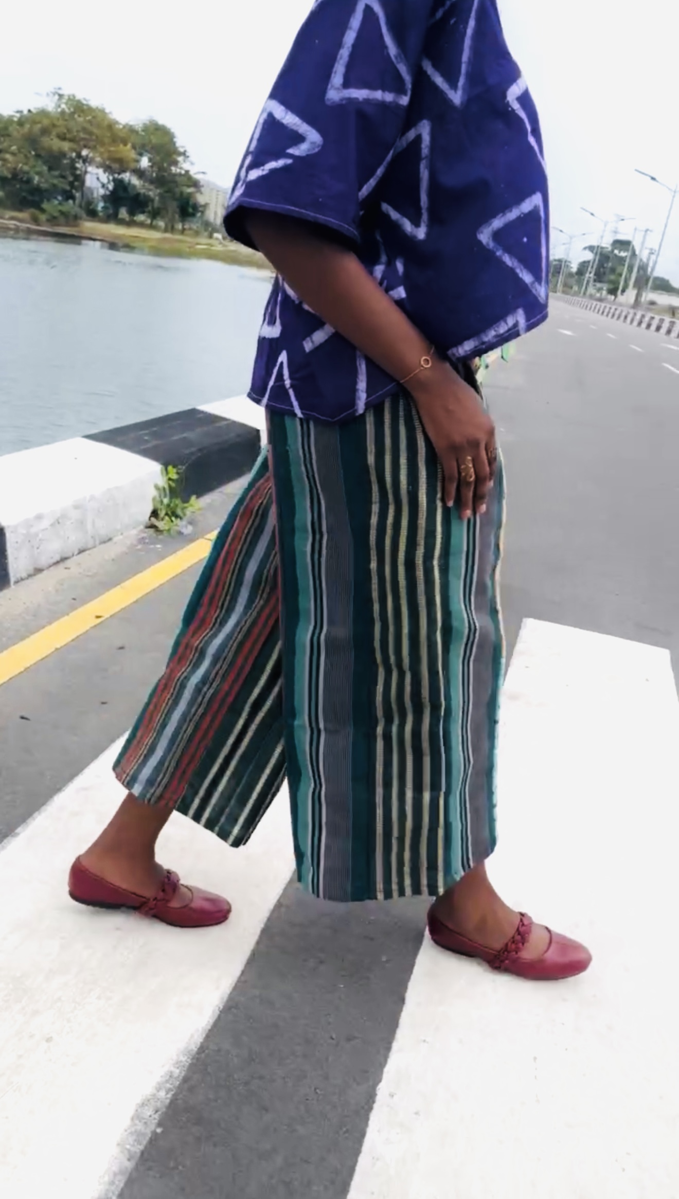AMINA BRAIDED FLATS - BURGUNDY